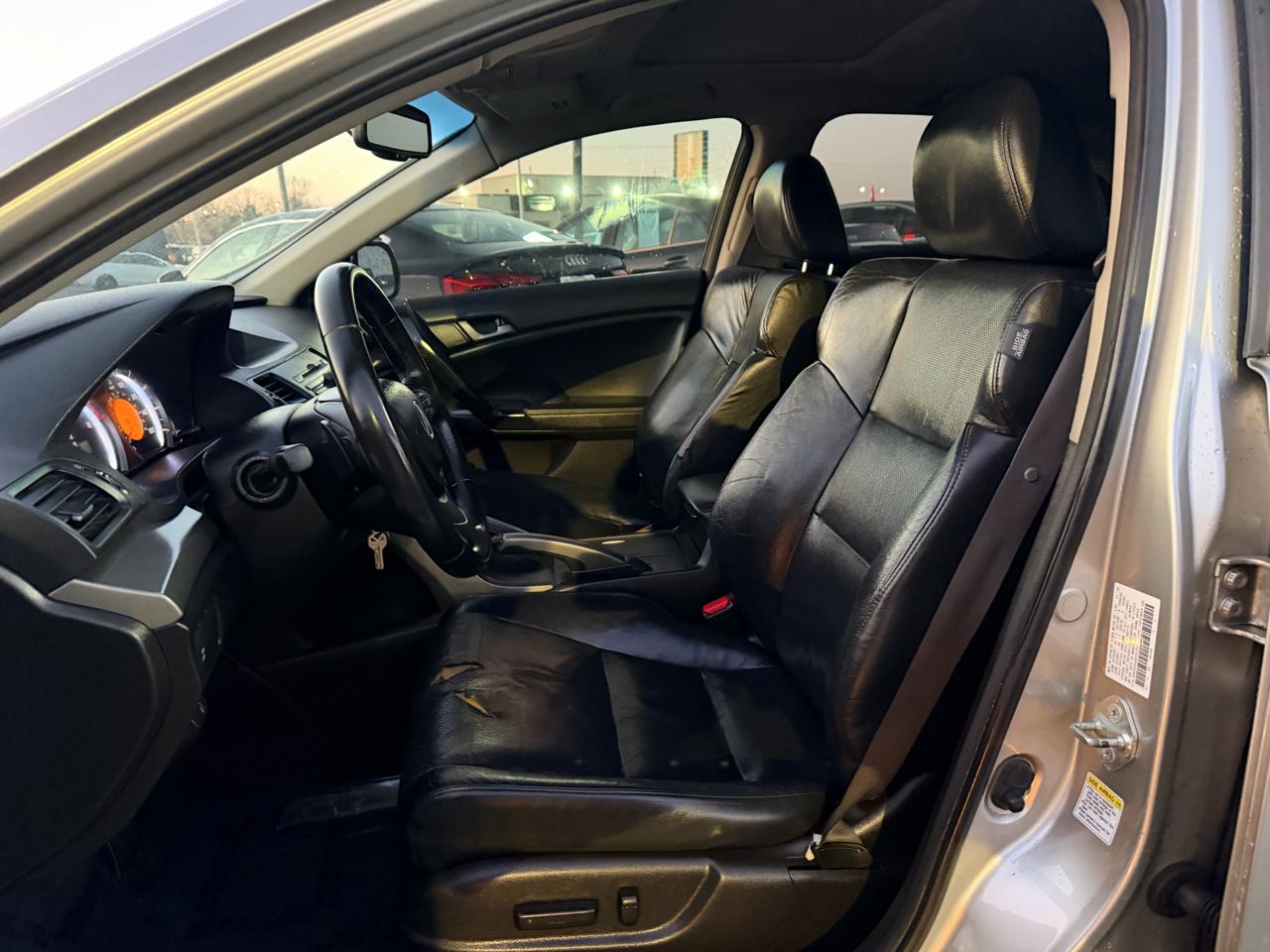 Acura TSX 5-Speed AT with Tech Package 2009