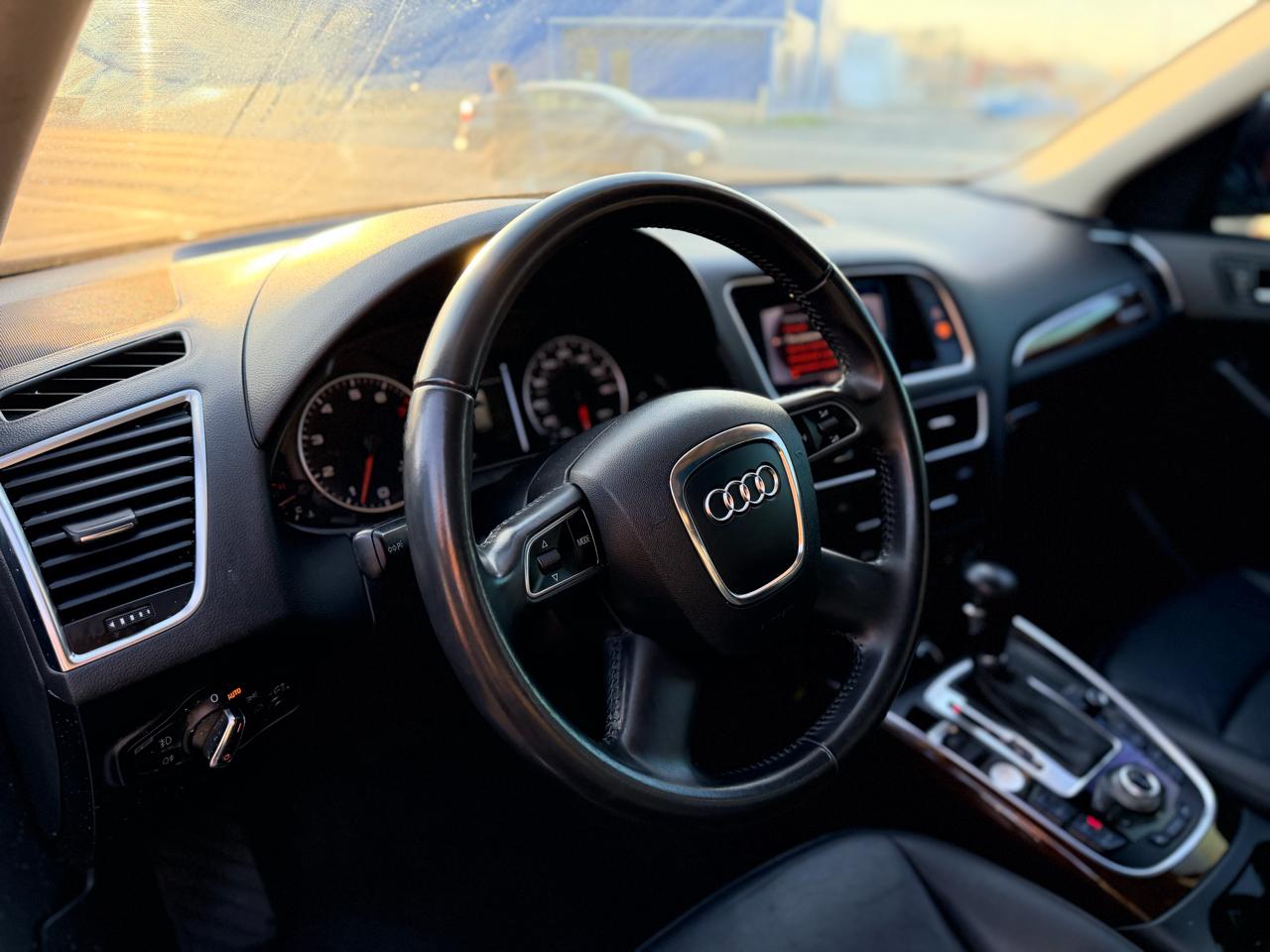 Audi Q5 2.0 quattro Premium 2012