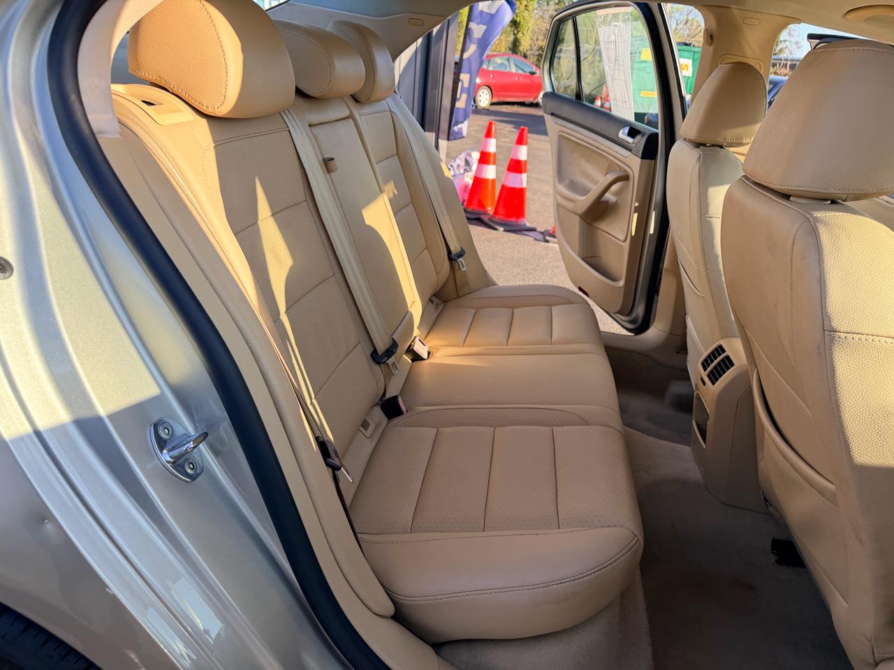 Volkswagen Jetta 2.5L w/ Pkg. 1 2007