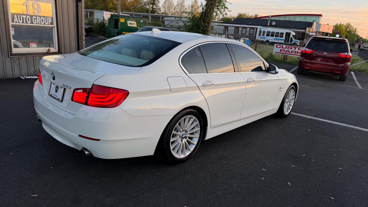 BMW 5-Series 535xi 2011