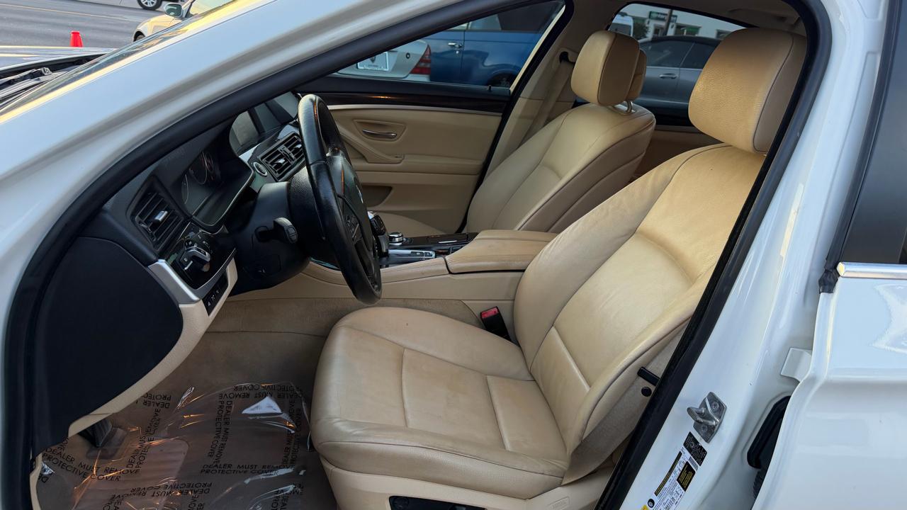 BMW 5-Series 535xi 2011