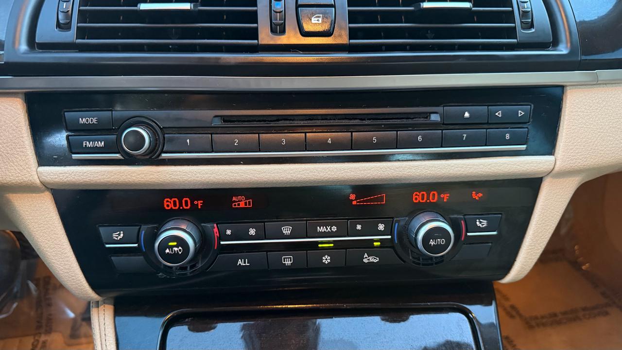 BMW 5-Series 535xi 2011