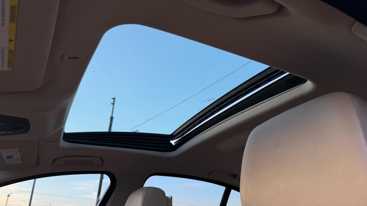 BMW 5-Series 535xi 2011