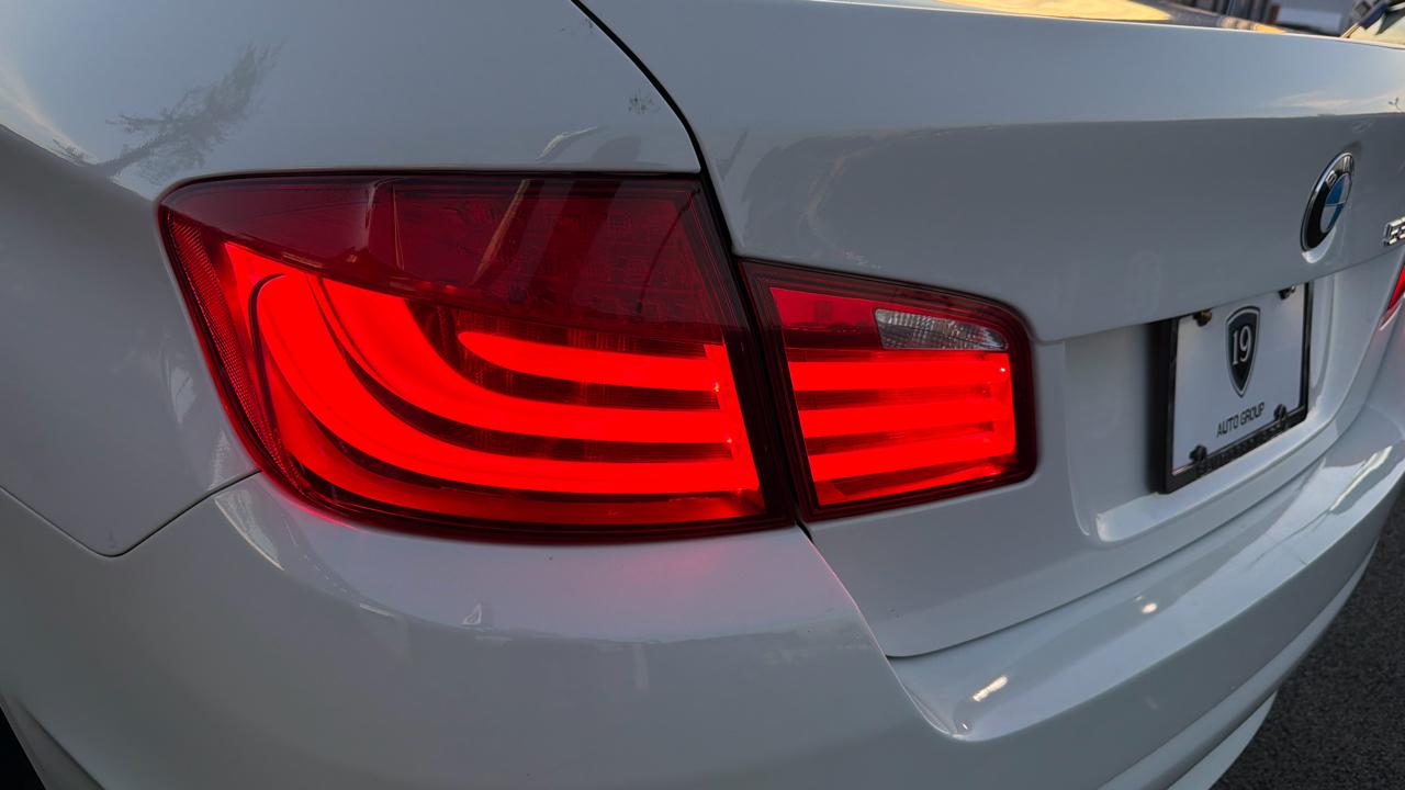 BMW 5-Series 535xi 2011