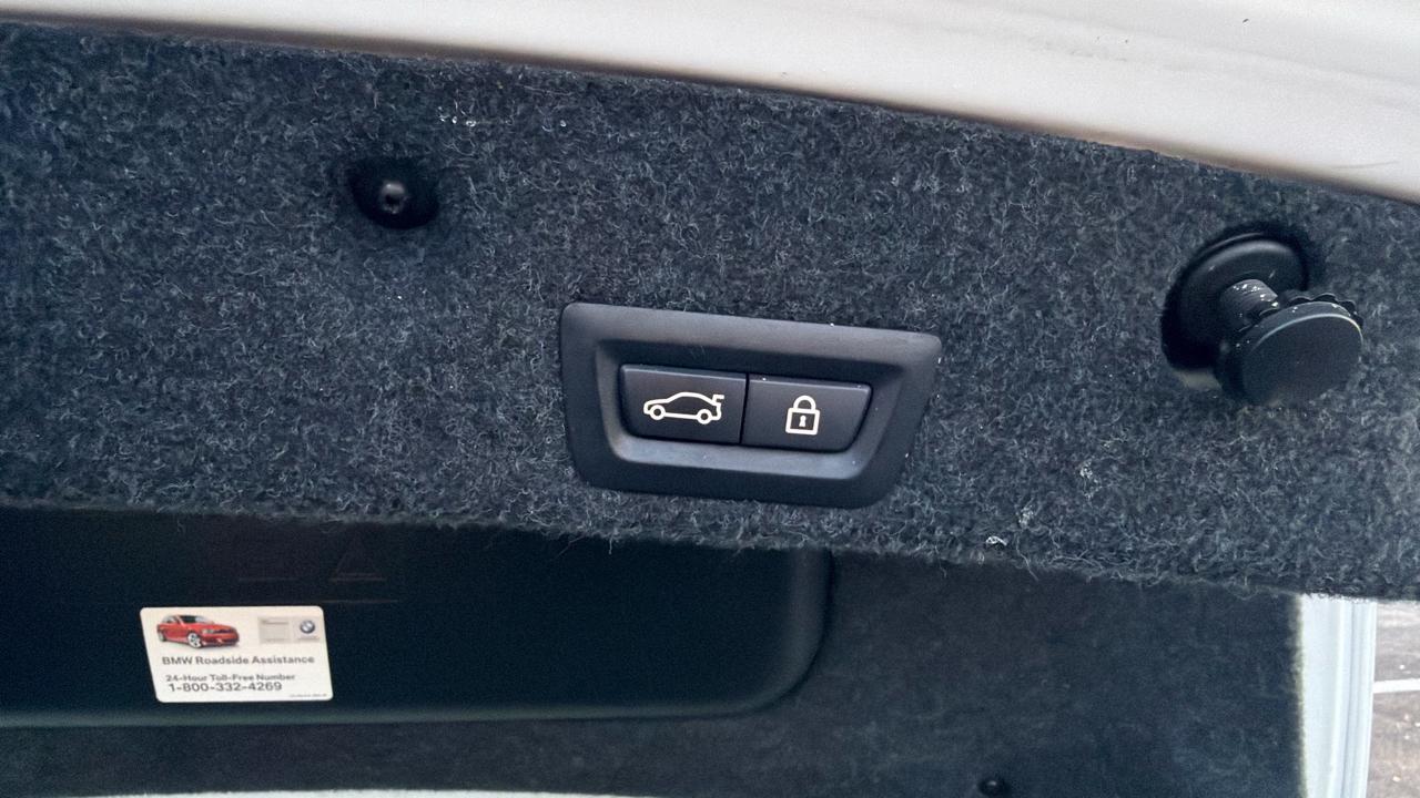 BMW 5-Series 535xi 2011