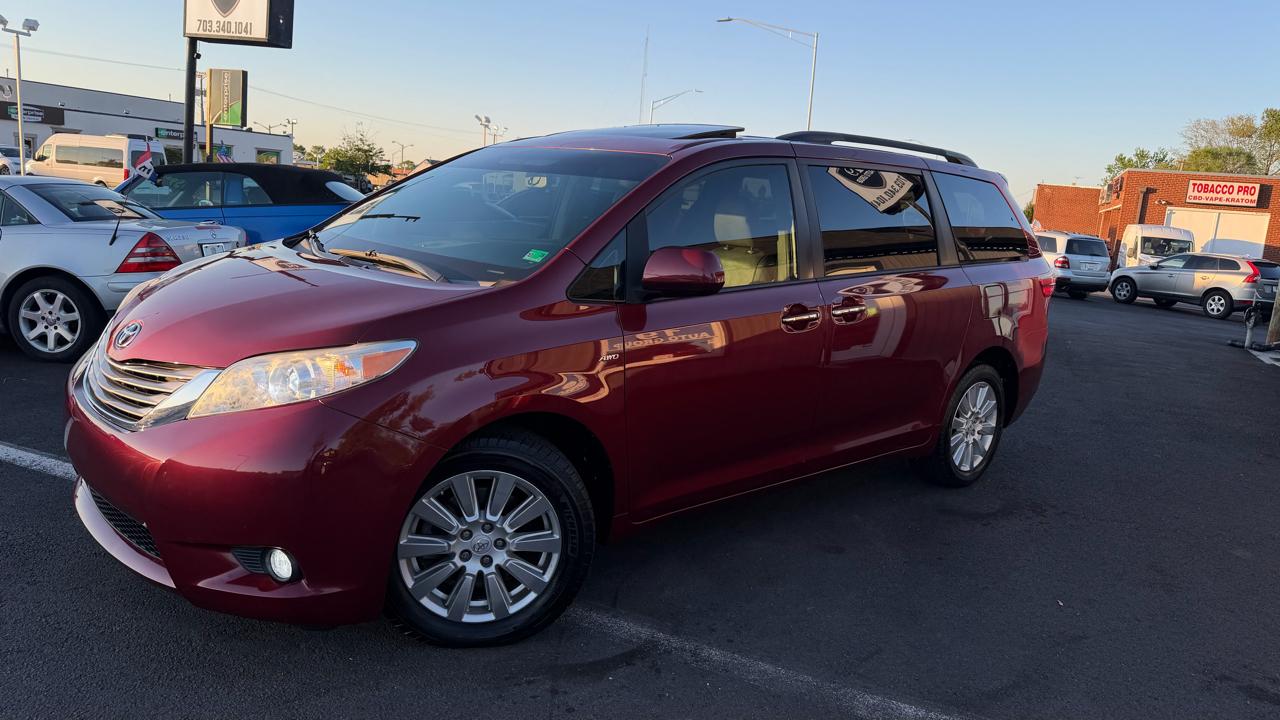 Toyota Sienna XLE 7-Passenger AWD 2017