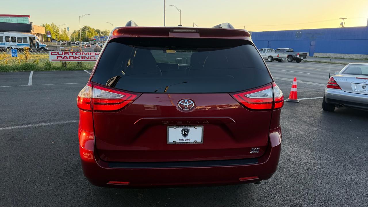 Toyota Sienna XLE 7-Passenger AWD 2017