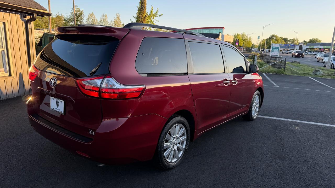 Toyota Sienna XLE 7-Passenger AWD 2017