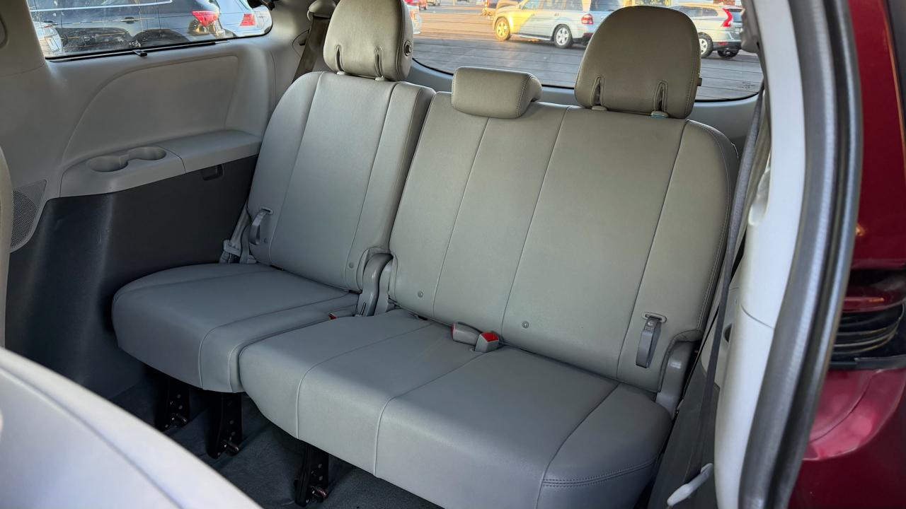 Toyota Sienna XLE 7-Passenger AWD 2017