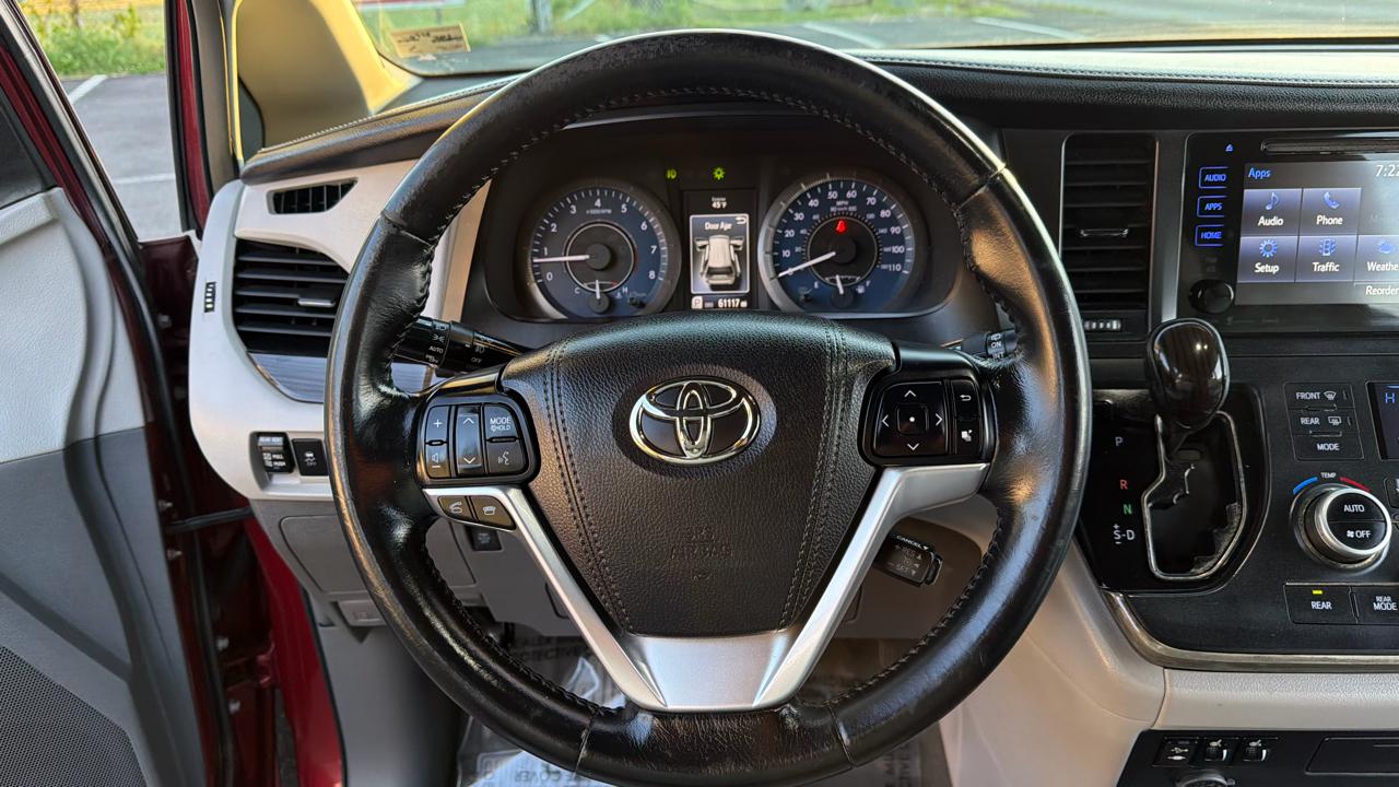 Toyota Sienna XLE 7-Passenger AWD 2017