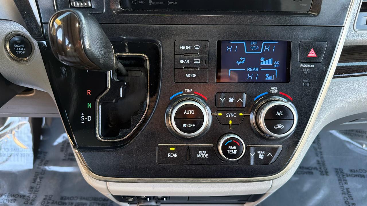 Toyota Sienna XLE 7-Passenger AWD 2017
