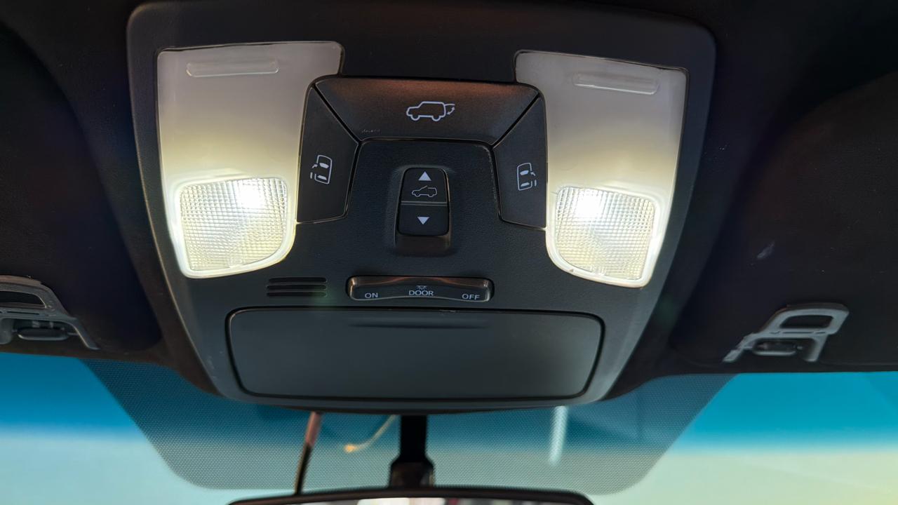 Toyota Sienna XLE 7-Passenger AWD 2017