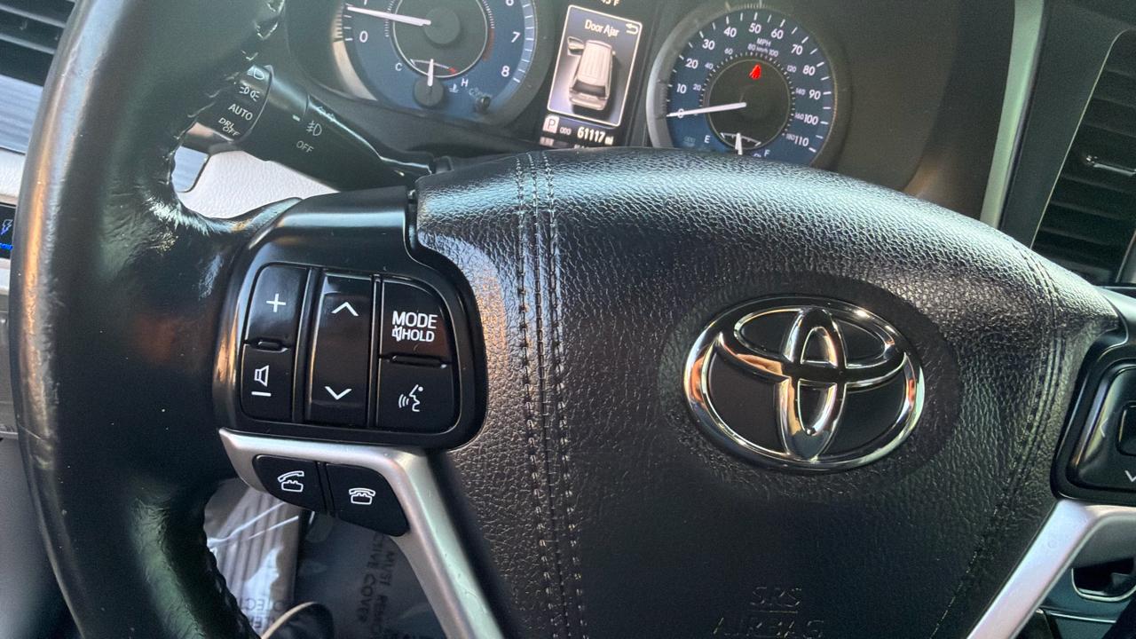 Toyota Sienna XLE 7-Passenger AWD 2017