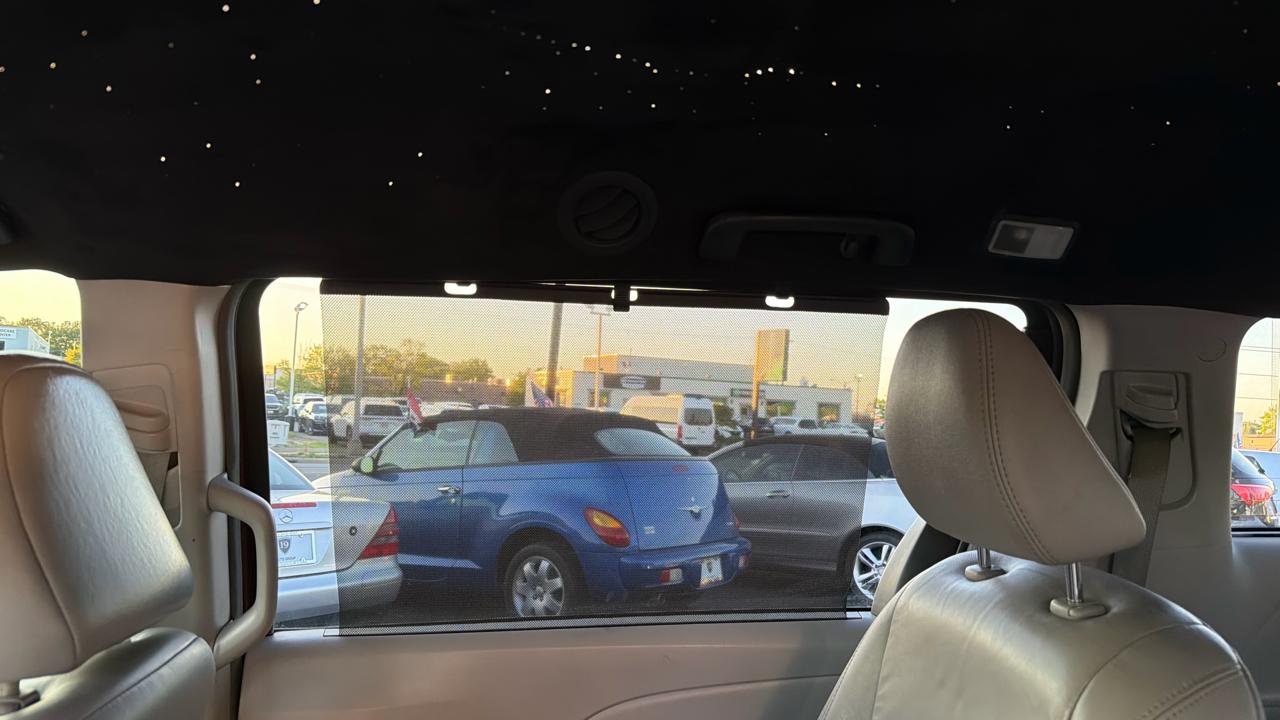 Toyota Sienna XLE 7-Passenger AWD 2017