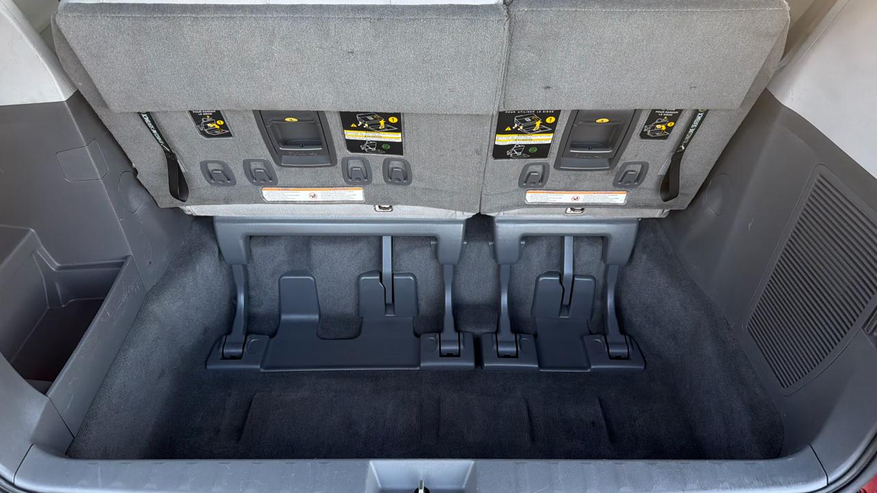 Toyota Sienna XLE 7-Passenger AWD 2017