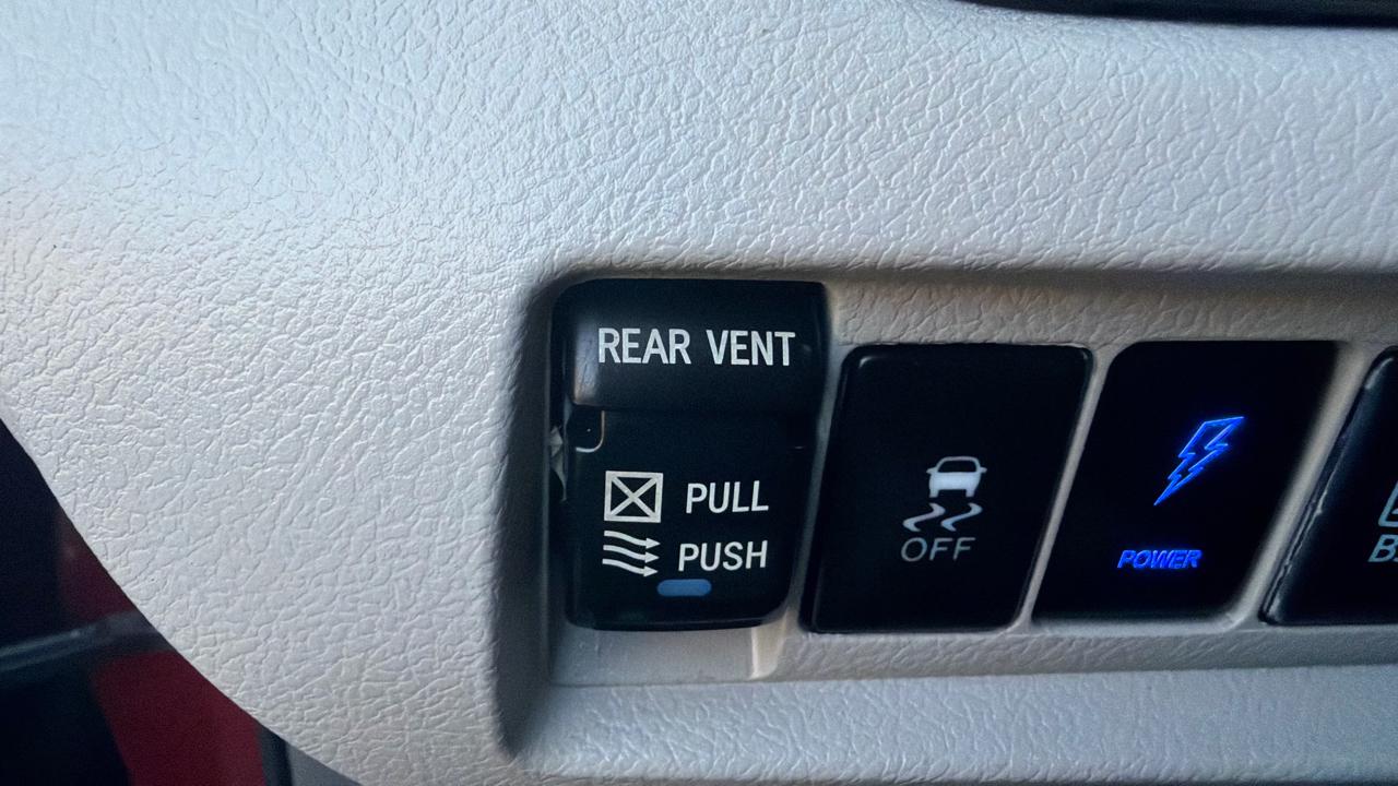 Toyota Sienna XLE 7-Passenger AWD 2017