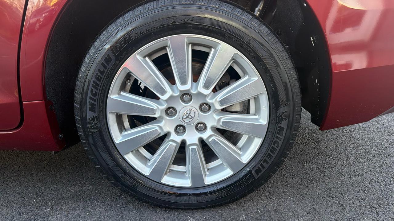 Toyota Sienna XLE 7-Passenger AWD 2017