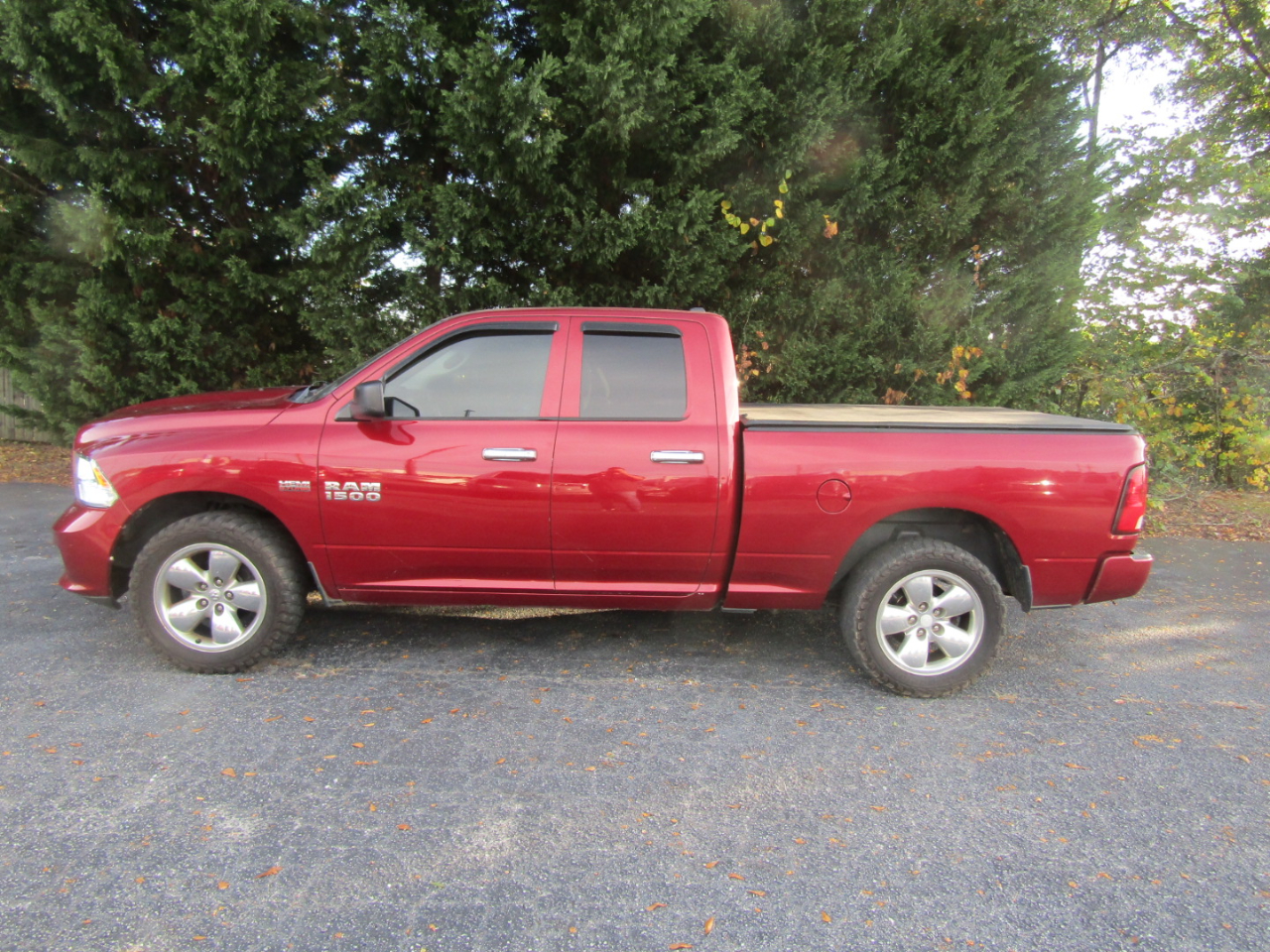 RAM 1500 Tradesman Quad Cab 4WD 2014 RAM 1500 Tradesman Quad Cab 4WD 2014