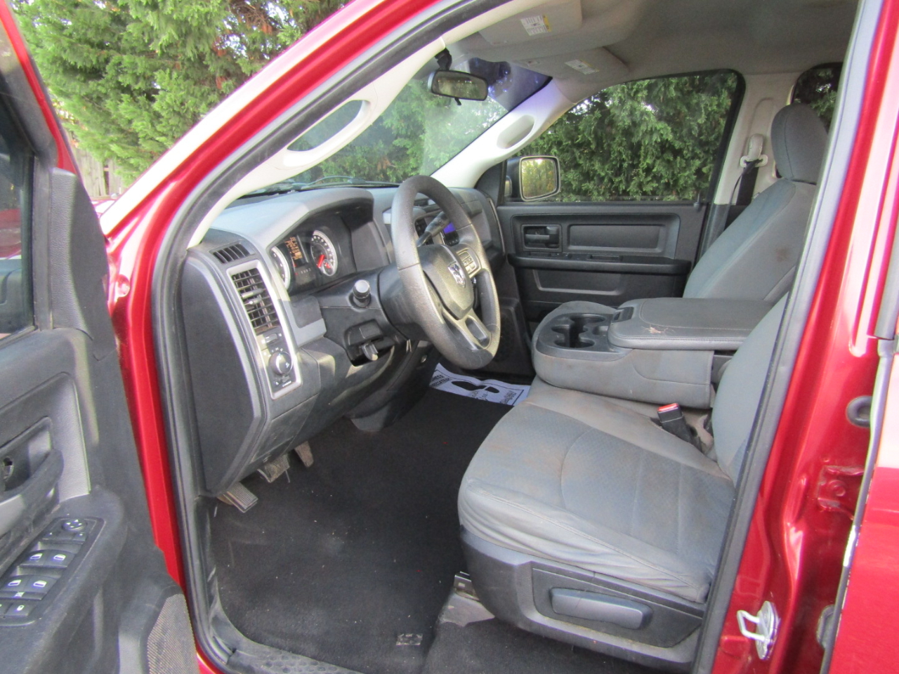 RAM 1500 Tradesman Quad Cab 4WD 2014 RAM 1500 Tradesman Quad Cab 4WD 2014