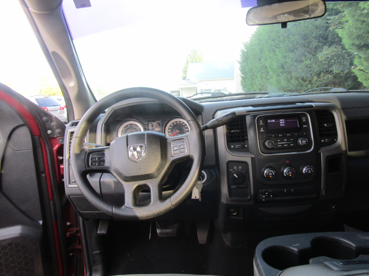RAM 1500 Tradesman Quad Cab 4WD 2014 RAM 1500 Tradesman Quad Cab 4WD 2014