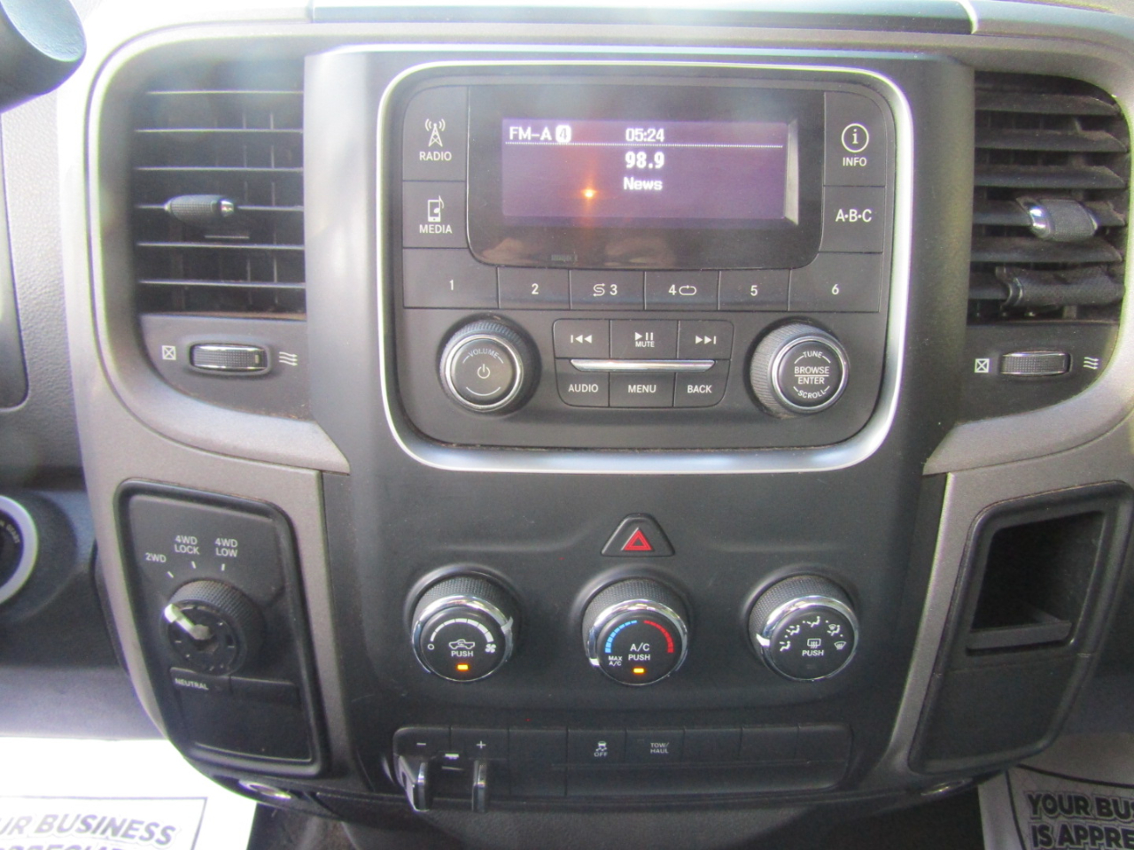 RAM 1500 Tradesman Quad Cab 4WD 2014 RAM 1500 Tradesman Quad Cab 4WD 2014