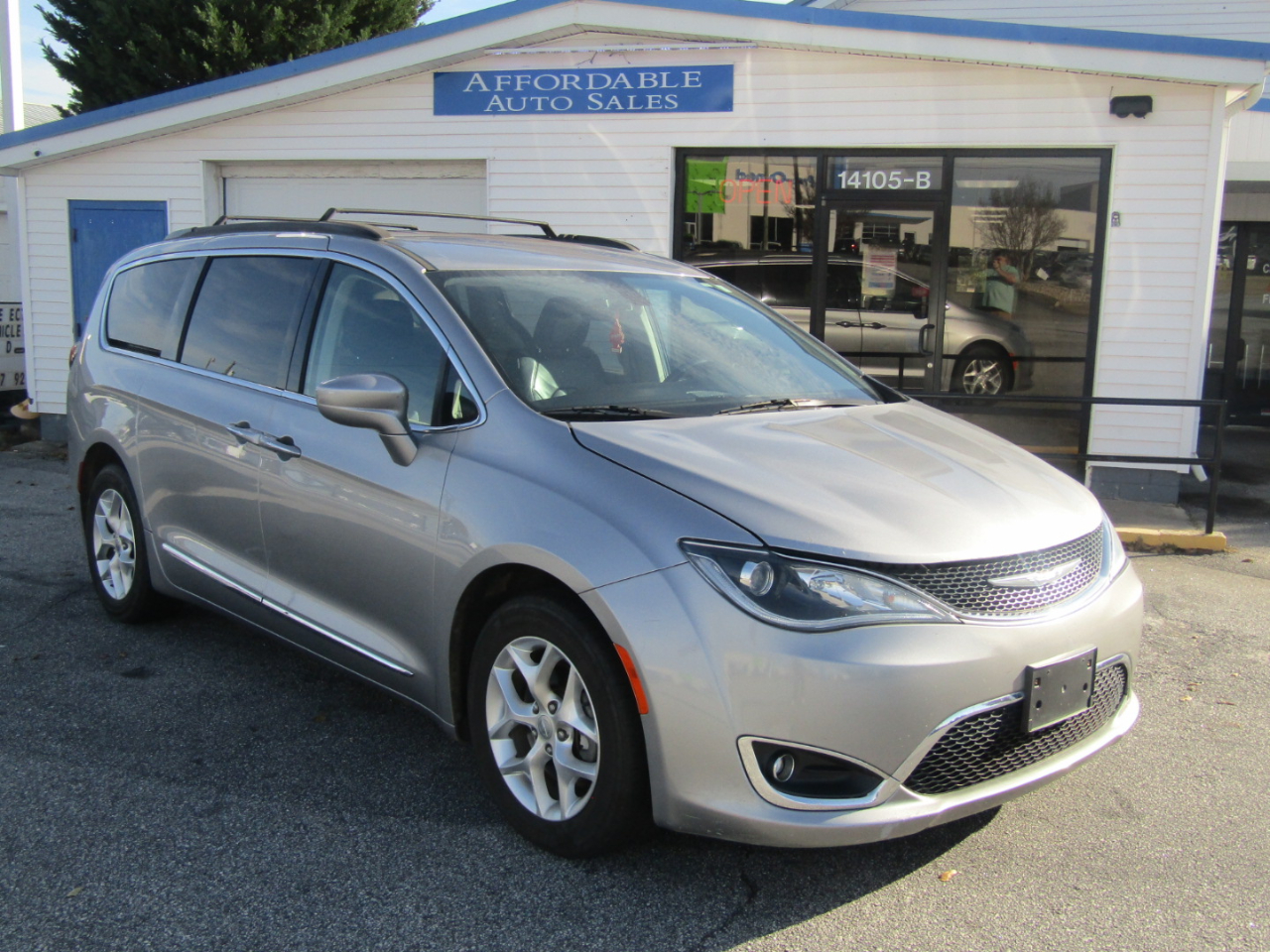 2017 Chrysler Pacifica Touring-L
