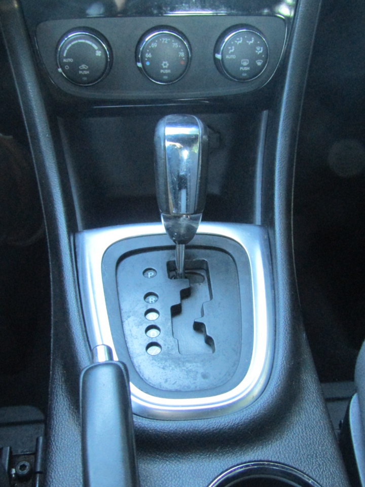 Chrysler 200 Touring 2012