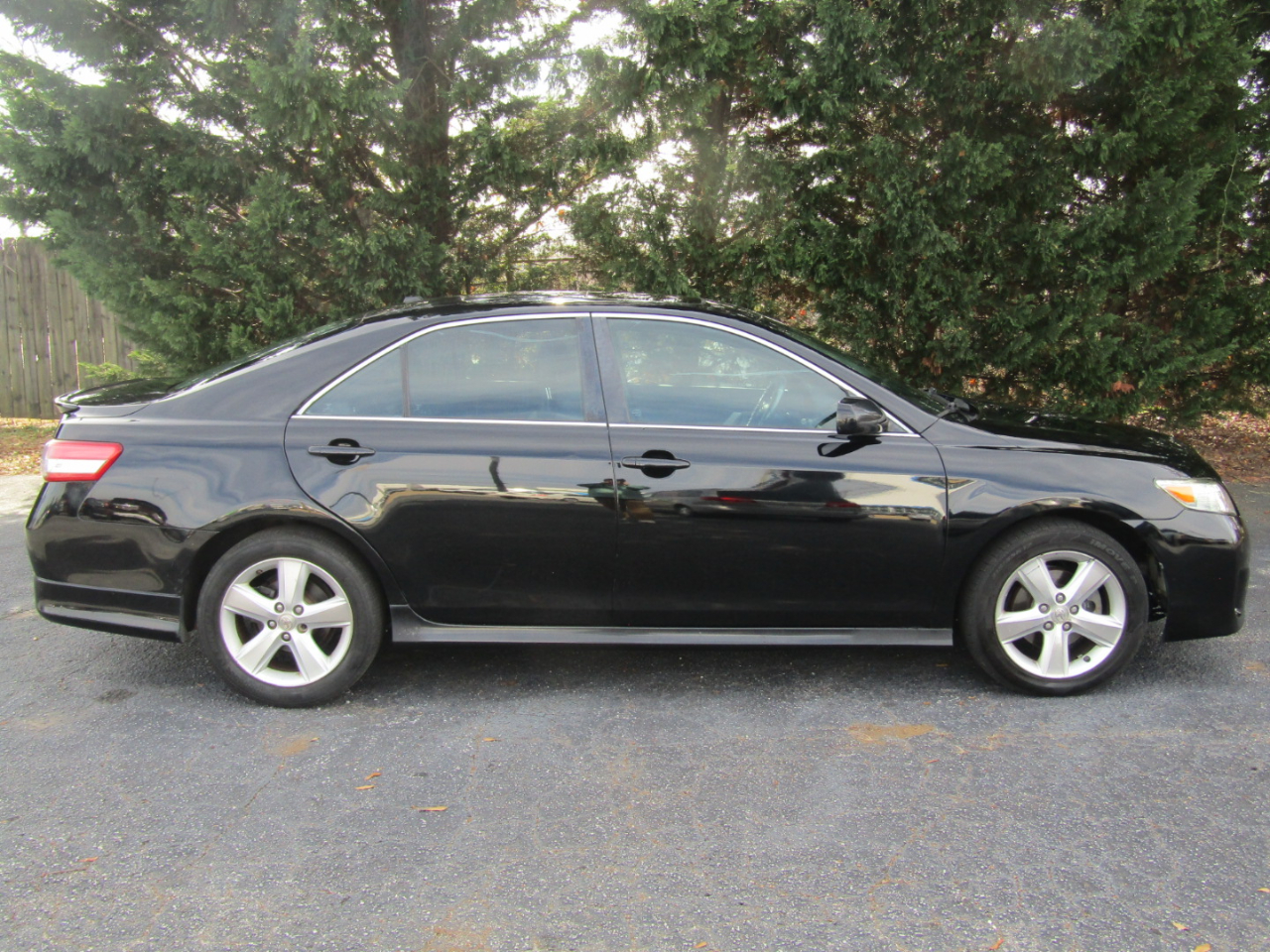 Toyota Camry Base 6-Spd AT 2011