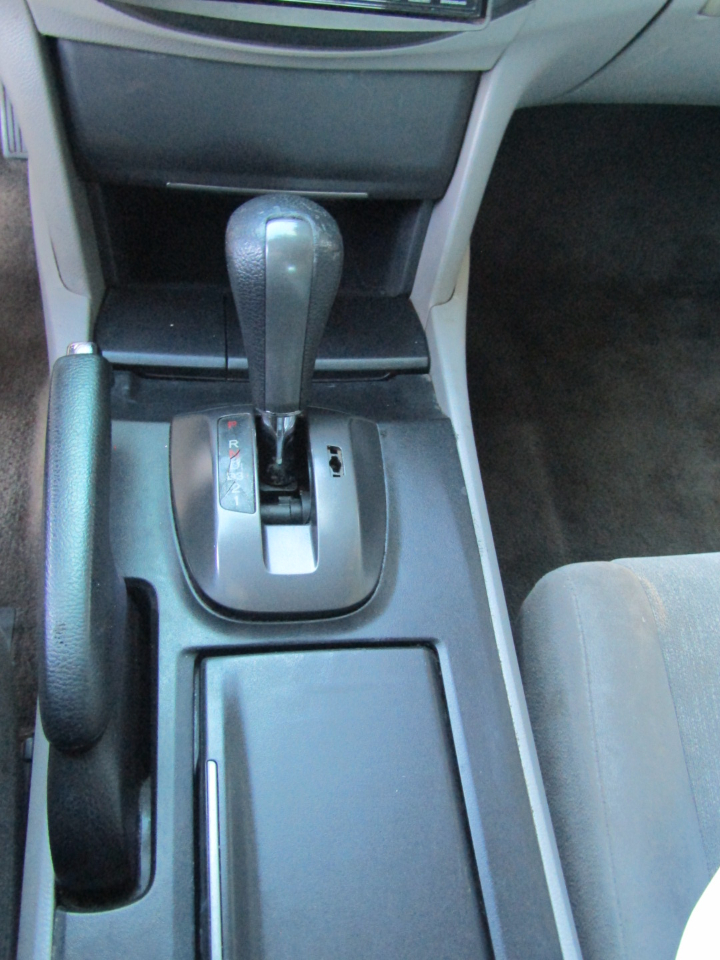 Honda Accord LX sedan AT 2009