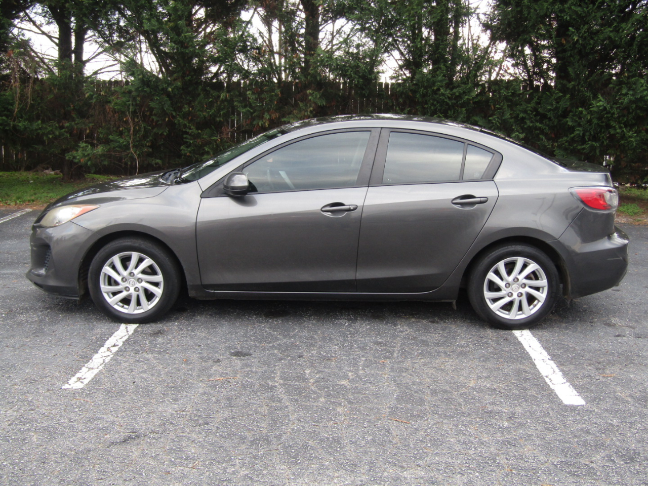 Mazda MAZDA3 I Grand Touring 4-Door 2012