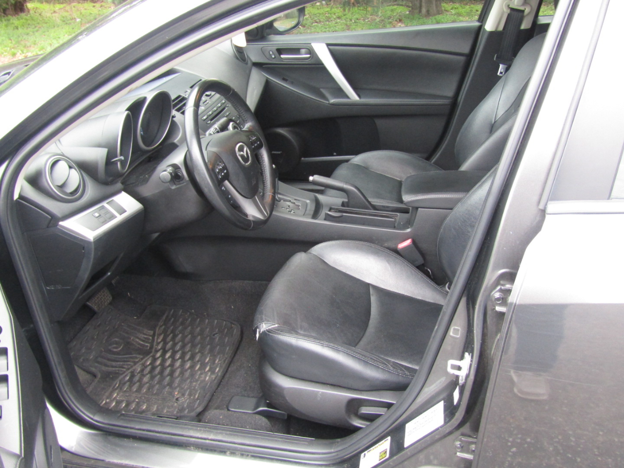 Mazda MAZDA3 I Grand Touring 4-Door 2012