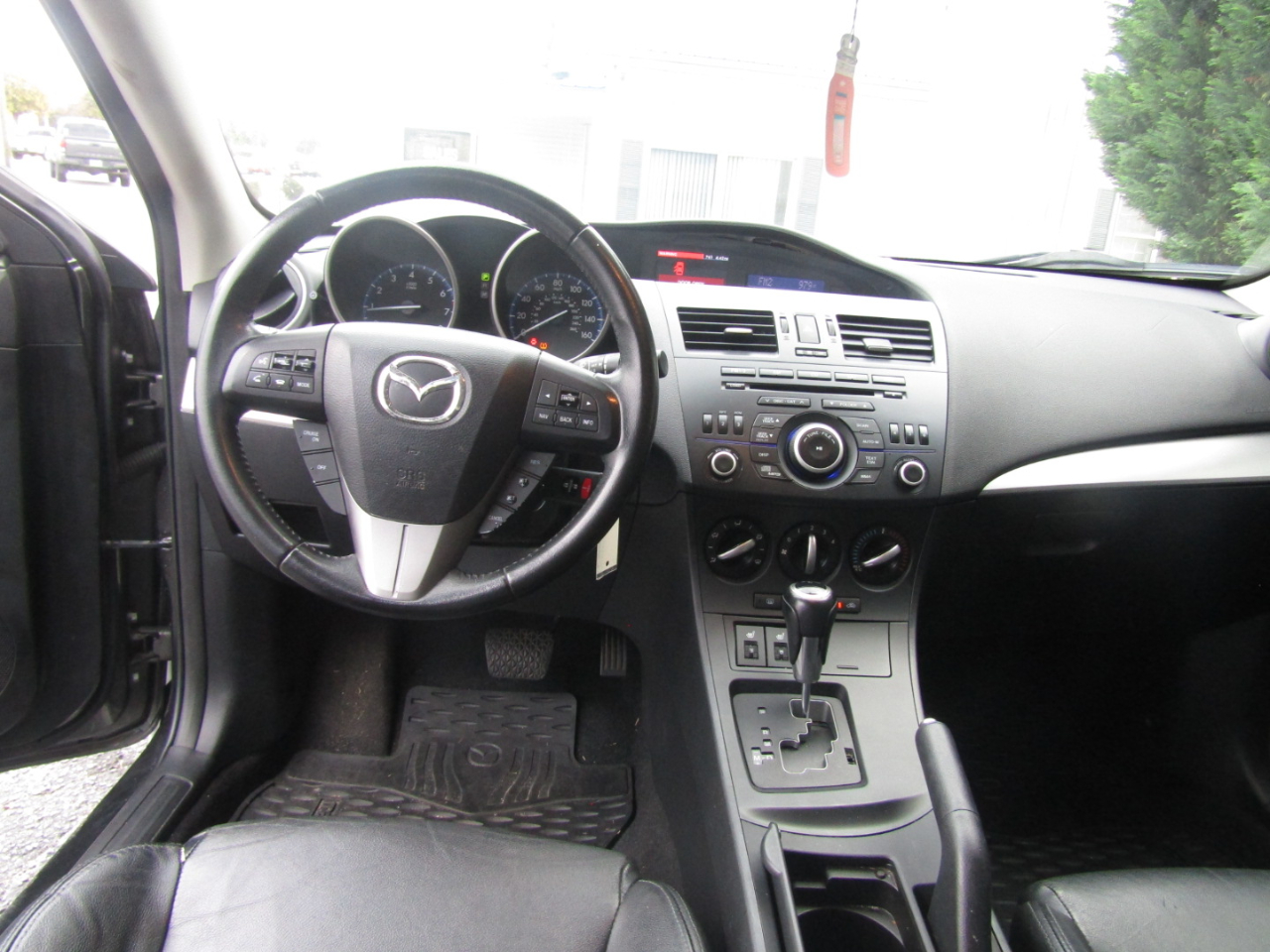 Mazda MAZDA3 I Grand Touring 4-Door 2012