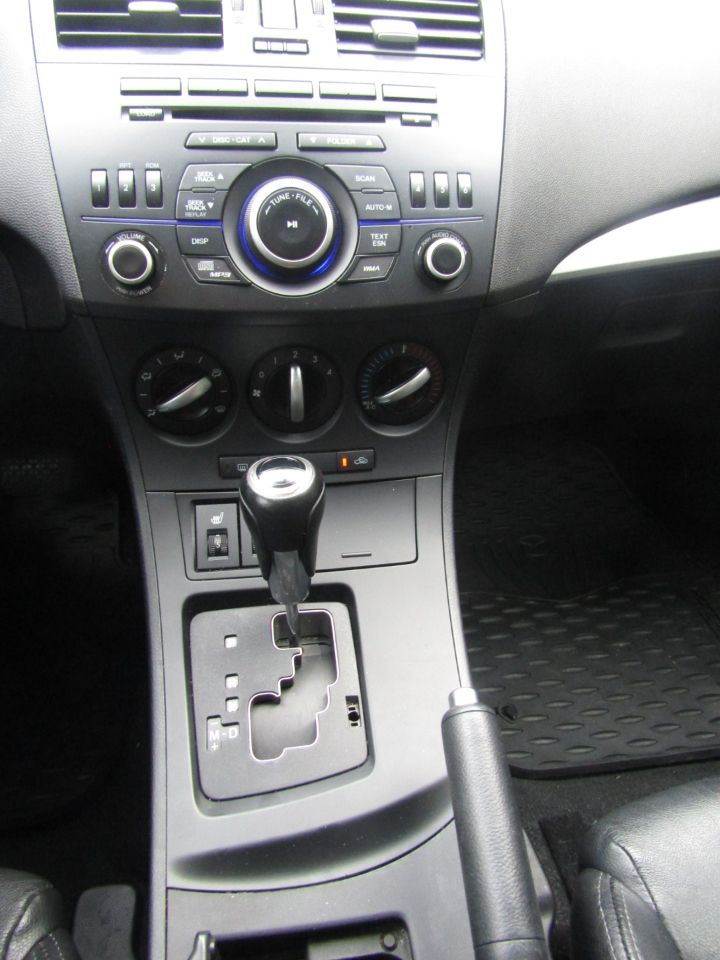 Mazda MAZDA3 I Grand Touring 4-Door 2012