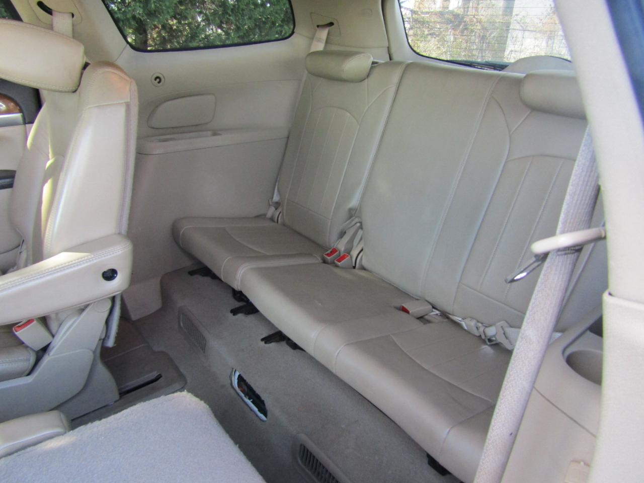 Buick Enclave Leather FWD 2012