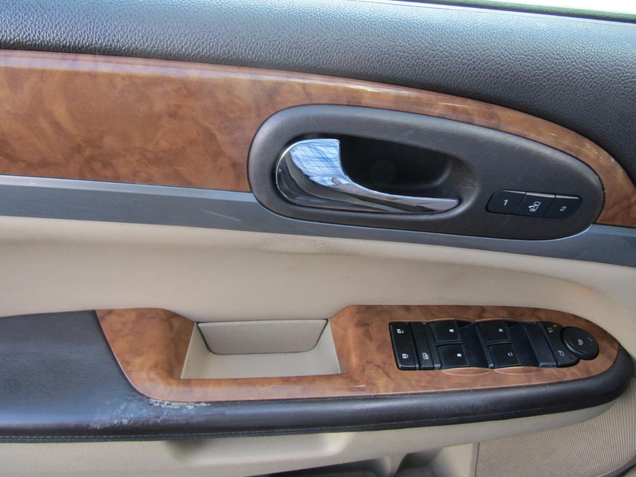 Buick Enclave Leather FWD 2012