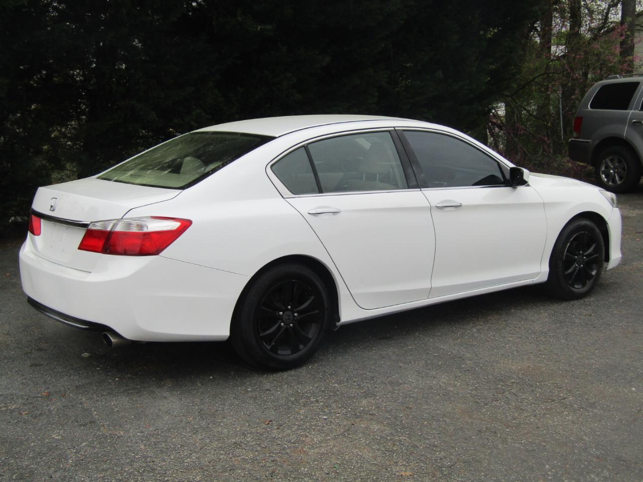 Honda Accord LX Sedan CVT 2013