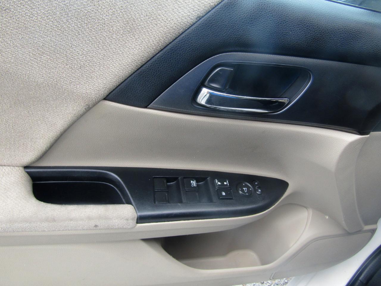 Honda Accord LX Sedan CVT 2013