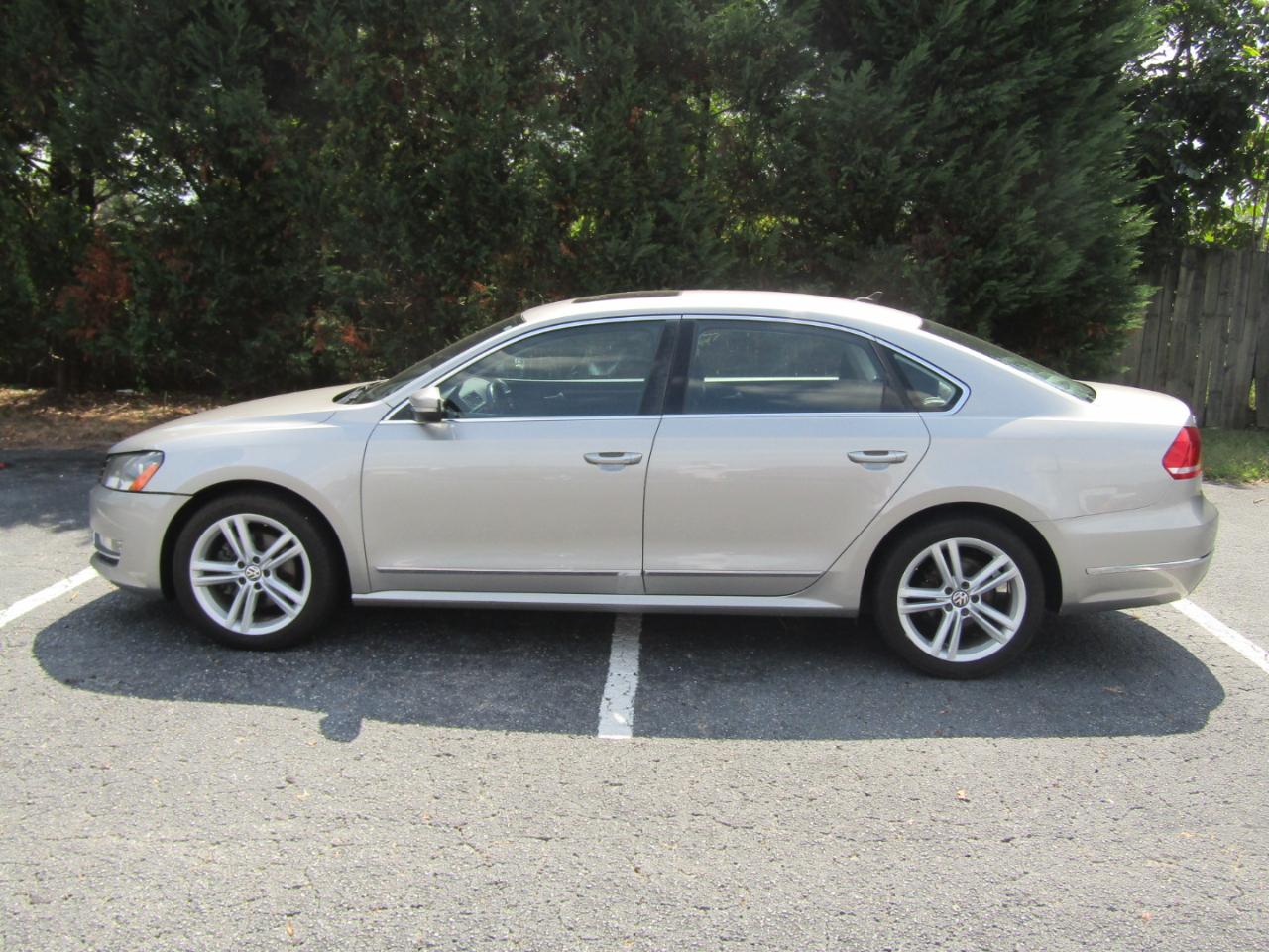 Volkswagen Passat 2.0L TDI SEL Premium 2013