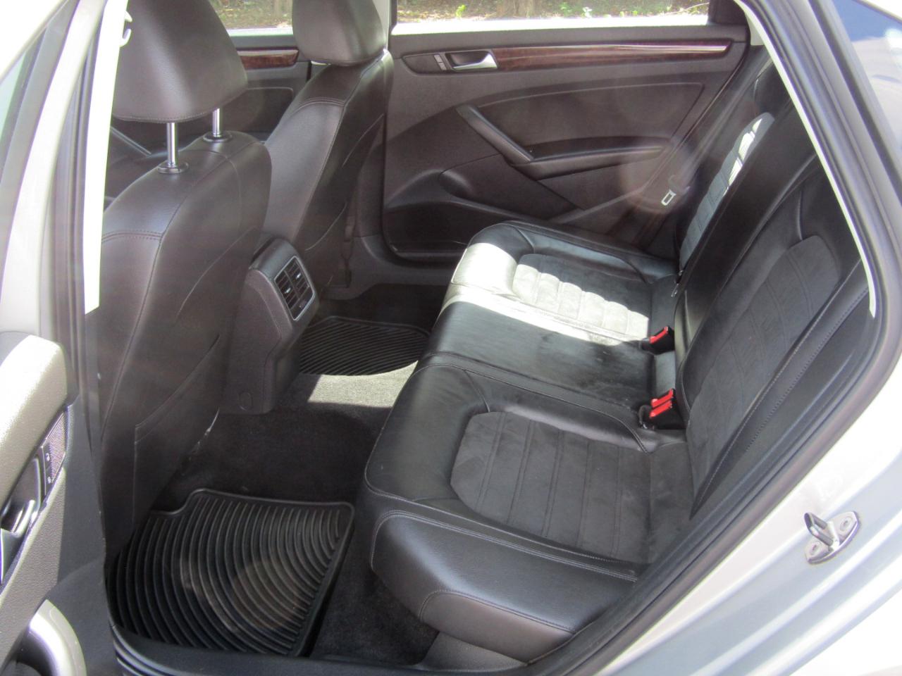 Volkswagen Passat 2.0L TDI SEL Premium 2013