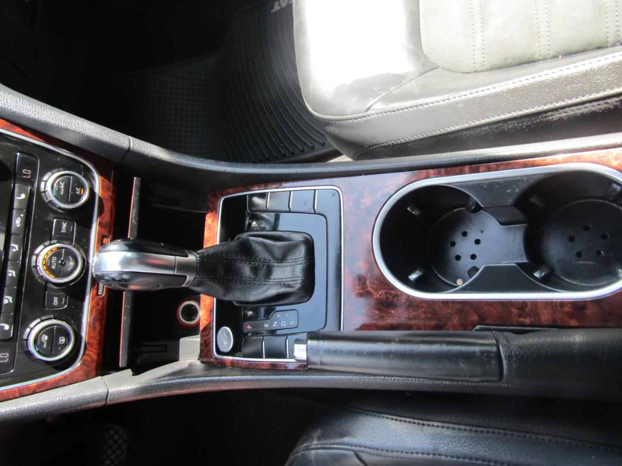 Volkswagen Passat 2.0L TDI SEL Premium 2013