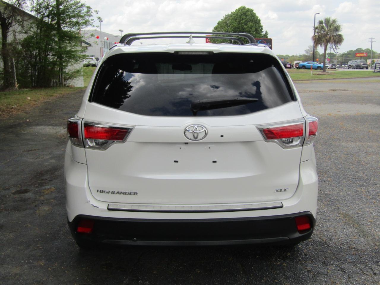 Toyota Highlander XLE FWD V6 2015