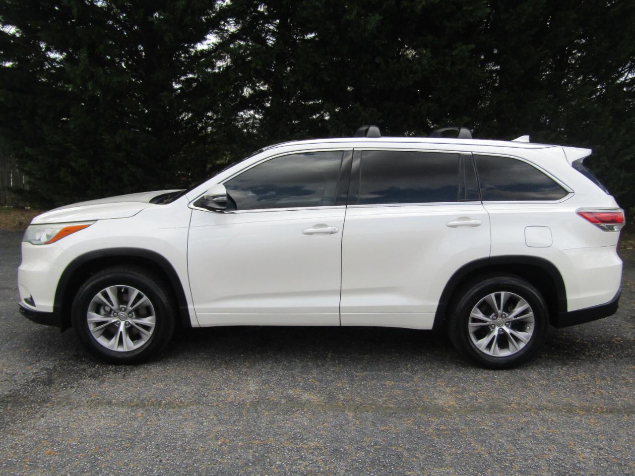 Toyota Highlander XLE FWD V6 2015