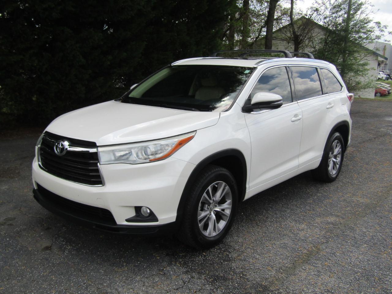 Toyota Highlander XLE FWD V6 2015