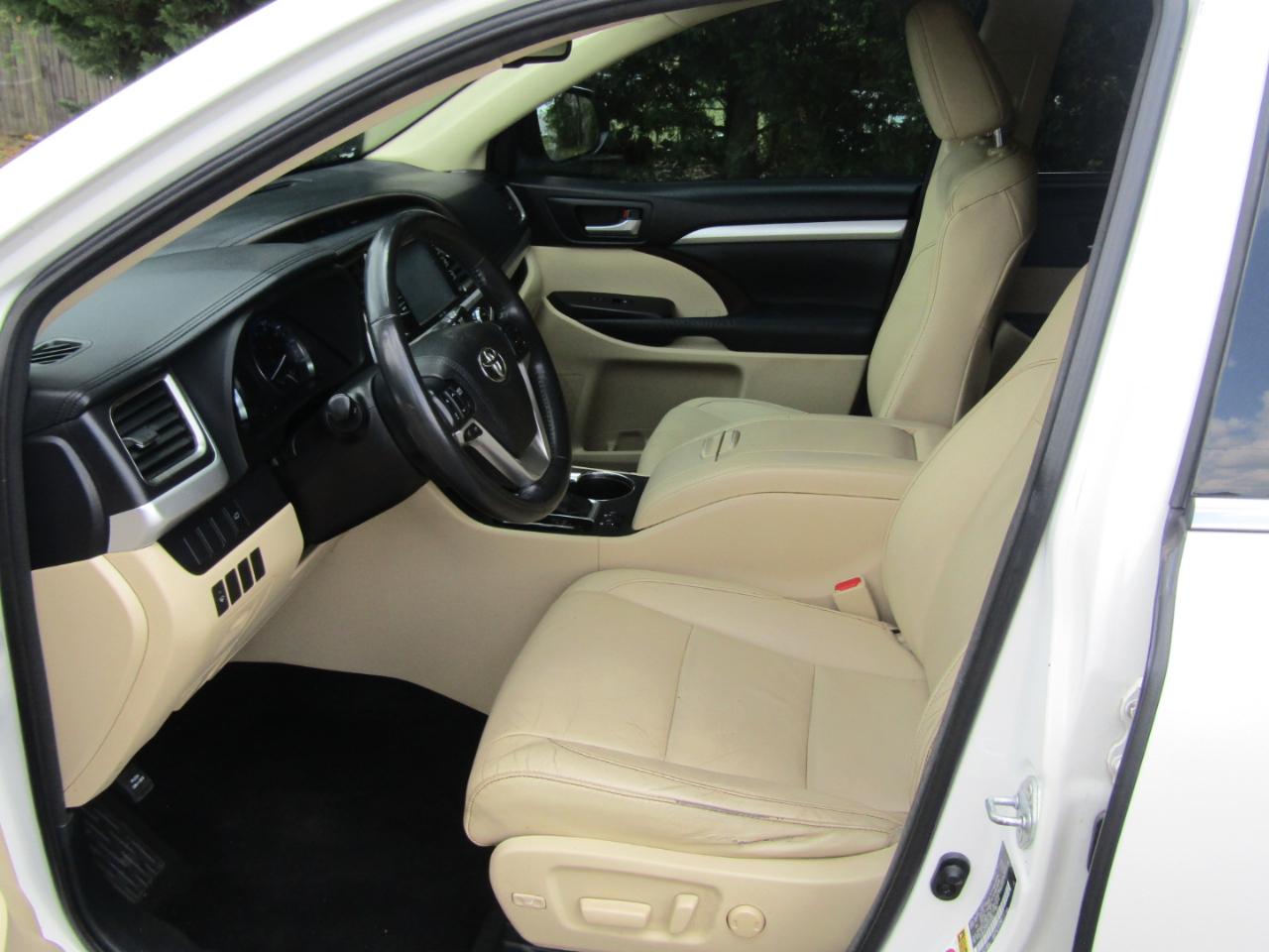 Toyota Highlander XLE FWD V6 2015