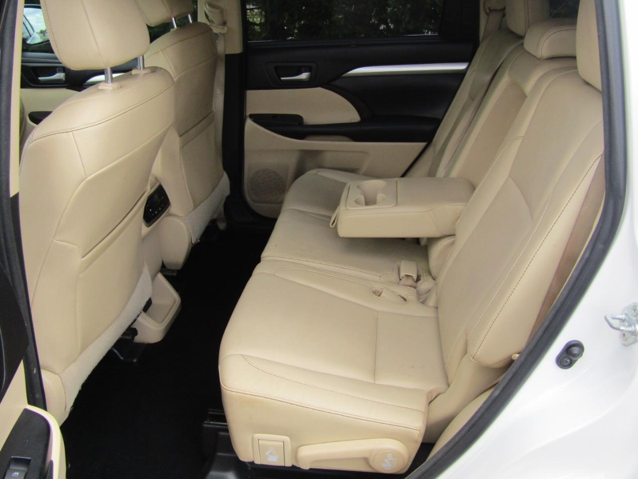 Toyota Highlander XLE FWD V6 2015