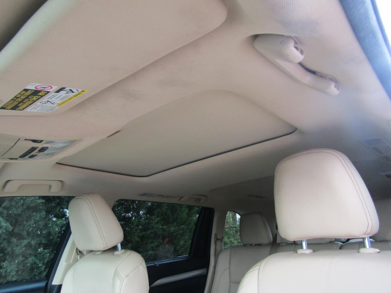 Toyota Highlander XLE FWD V6 2015