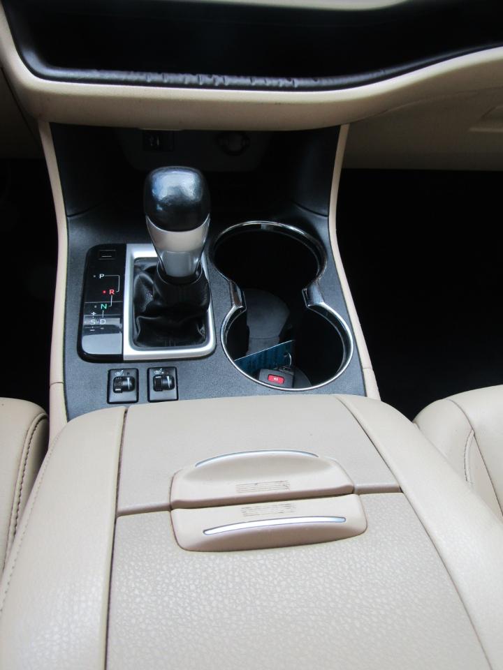 Toyota Highlander XLE FWD V6 2015