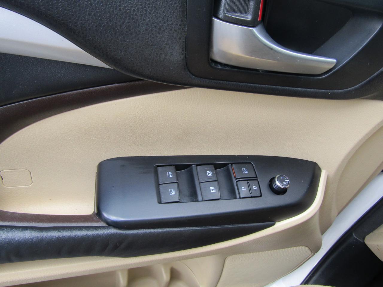 Toyota Highlander XLE FWD V6 2015