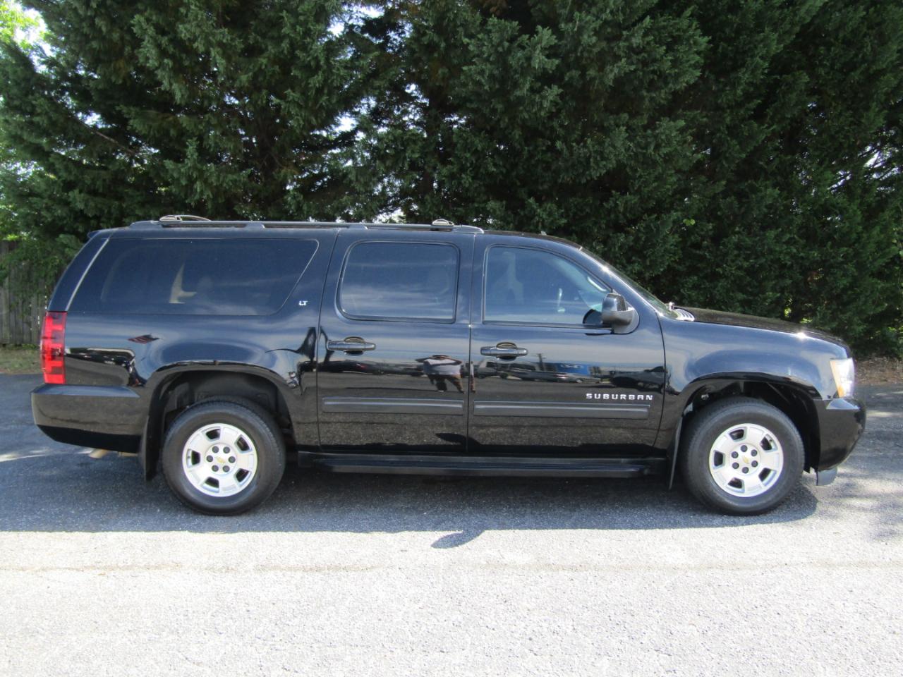 Chevrolet Suburban LT 1500 2WD 2014