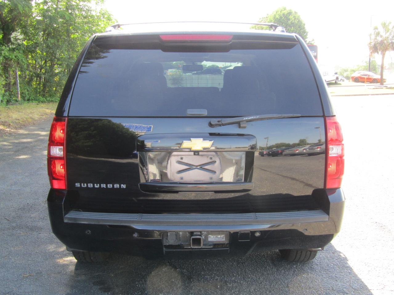Chevrolet Suburban LT 1500 2WD 2014